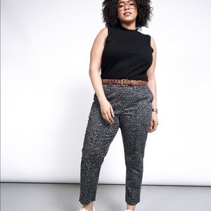 NWOT Wildfang Essential Twill Slim Crop Pants